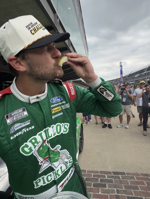 kissing picks > kissing bricks
congrats @ToddGilliland_! 