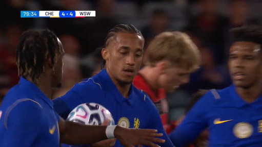 Poise from Joao Pedro to square it up 💫

The Brazilian continues to put on a show in Sydney, as he slots his first goal of the season to make it 4-4

Watch the Sydney Super Cup live on Paramount+ 📺 