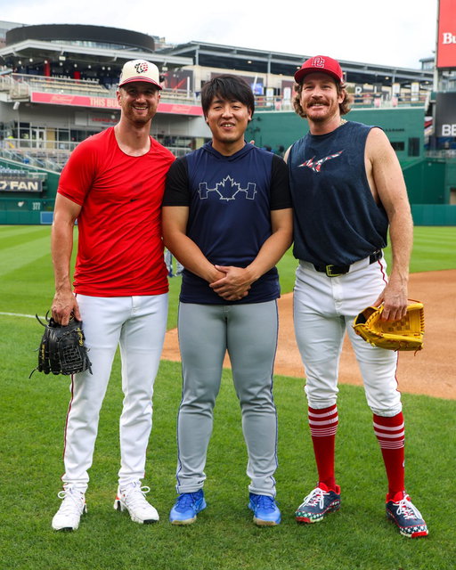 読売ジャイアンツ仲間 🤗

🇯🇵 Kaz caught up with Yomiuri Giants alumni Foster Griffin and Miles Mikolas! 