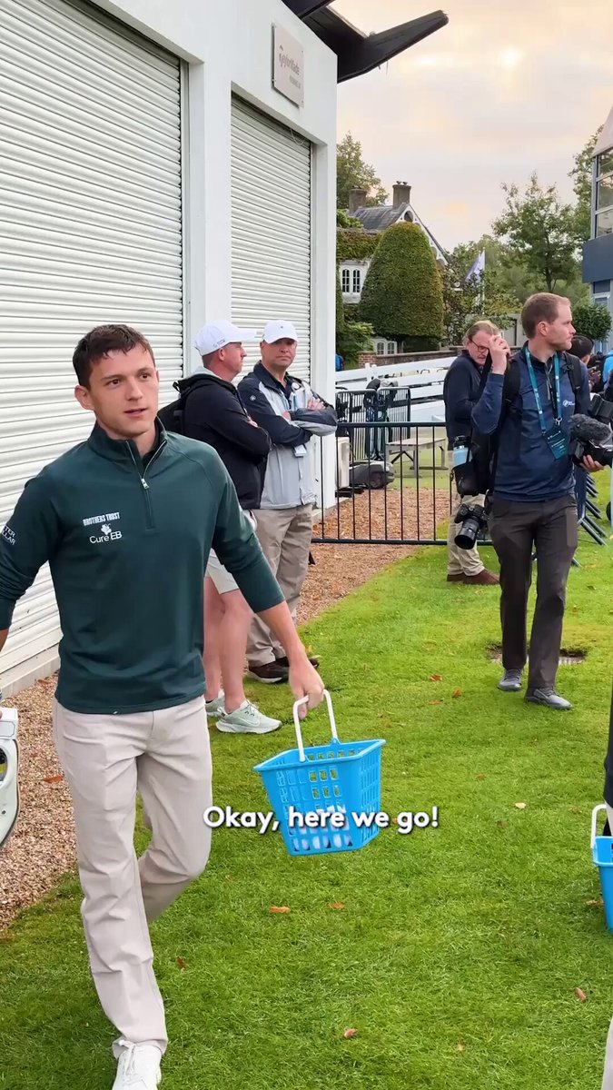 Tom Holland (Spider-Man) on the range with Rory McIlroy 🕷️ 