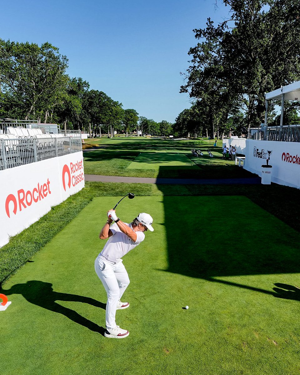 The PGA Tour will debut a "commentary free" stream on ESPN+ for this week's Rocket Classic.

With no announcers, the stream will focus only on player-caddie conversations, crowd reactions, and natural course audio. 
