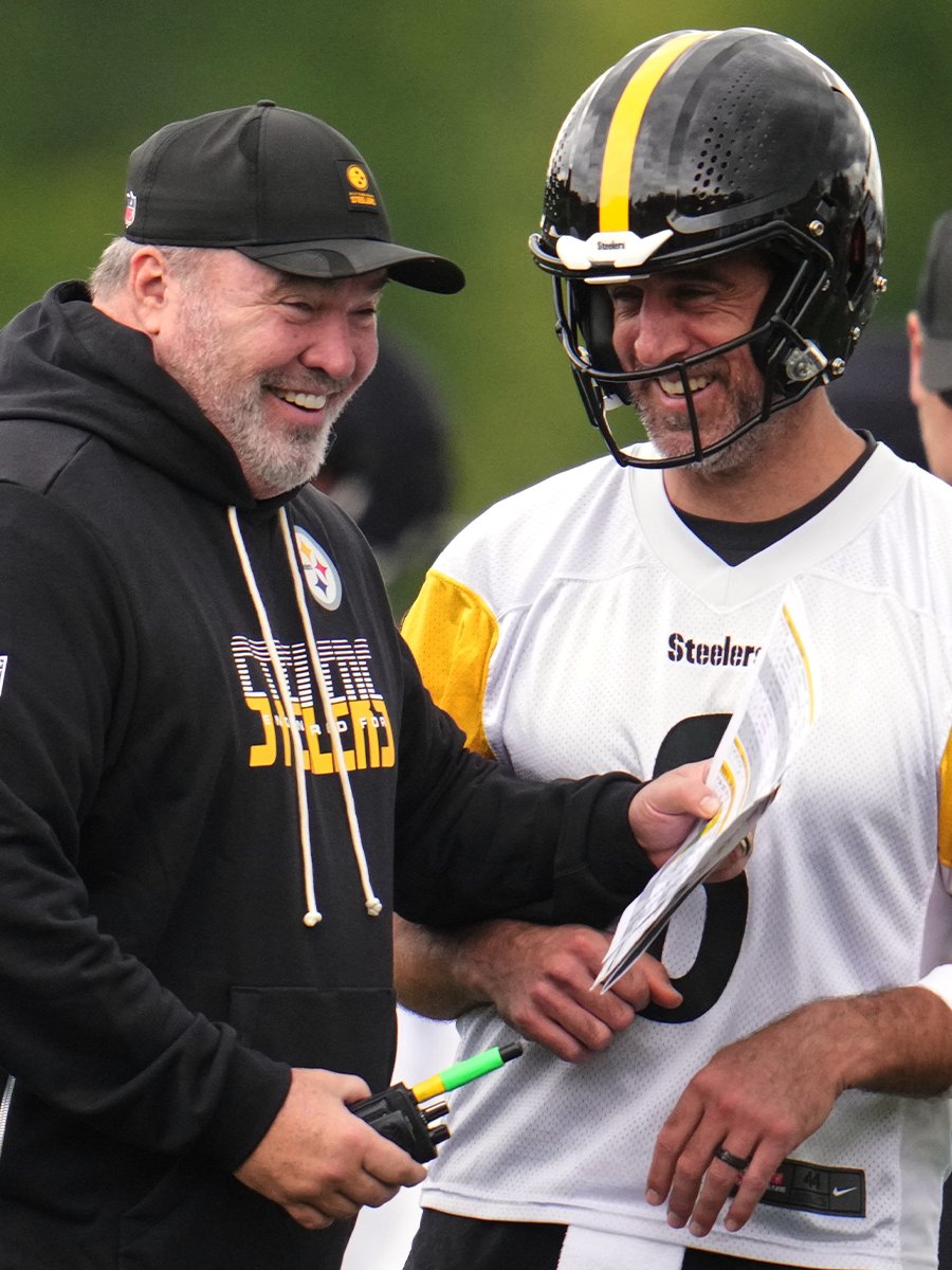 2026 ➡️ 2008

Aaron Rodgers and Mike McCarthy at training camp 18 years apart 🙌 