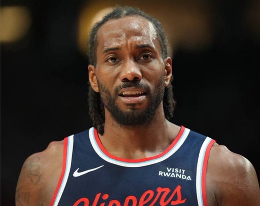 WOAH 😳😳

The Raptors are currently refusing to complete the trade for Kawhi Leonard because they are unwilling to take on the risk of potential NBA penalties, per @ramonashelburne 