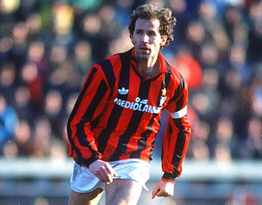 Grazie Franco per quello che ci hai insegnato, sul campo e fuori dal campo, con la tua leggendaria carriera.
Una bandiera è per sempre.

Ps. Aggiungo: 39 volte grazie. Gli juventini capiranno.

@acmilan @juventusfc 