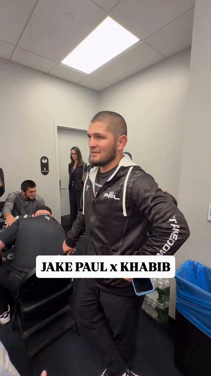 Jake Paul links up with Khabib at PFLNY 🔥
(Via @jakepaul )

#PFLNY | 📺LIVE NOW on the ESPN App | Main Card 7PM EST on ESPN

#PFLNY #JakePaul #Khabib 