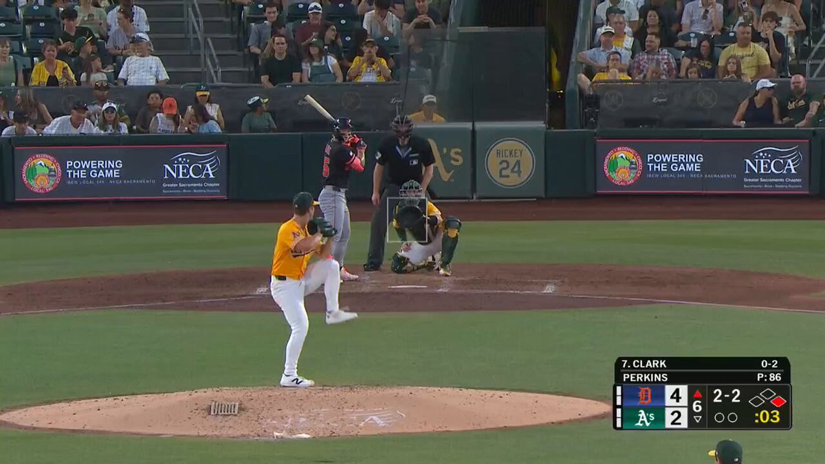 MAX CLARK'S FIRST @MLB HOME RUN ‼️

@maxxclarkk13 