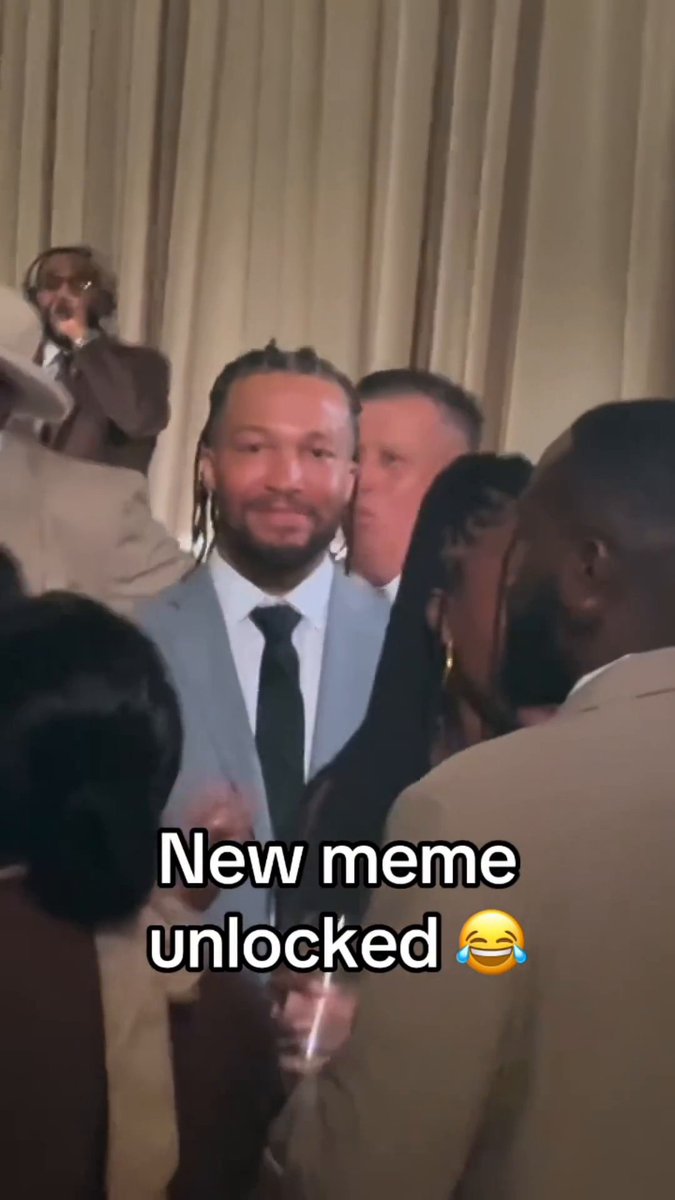 "JOSH!" 😂

Jalen Brunson at Donovan Mitchell and Coco Jones' wedding 😅

(via @FCHWPO) 