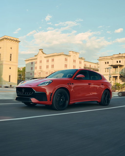 The racing-bred heart of the New #MaseratiGrecale is revealed in the details.
With a more assertive front end inspired by our super sports cars, the debut of the 390-CV Nettuno V6 and a cockpit refined around the driver, every novelty refines our SUV's performance-oriented spirit.
It was there, on the very canvas of Trieste's roads, that the New Grecale marked the evolution of the Italian driving experience, acclaimed by discerning eyes.
#Maserati