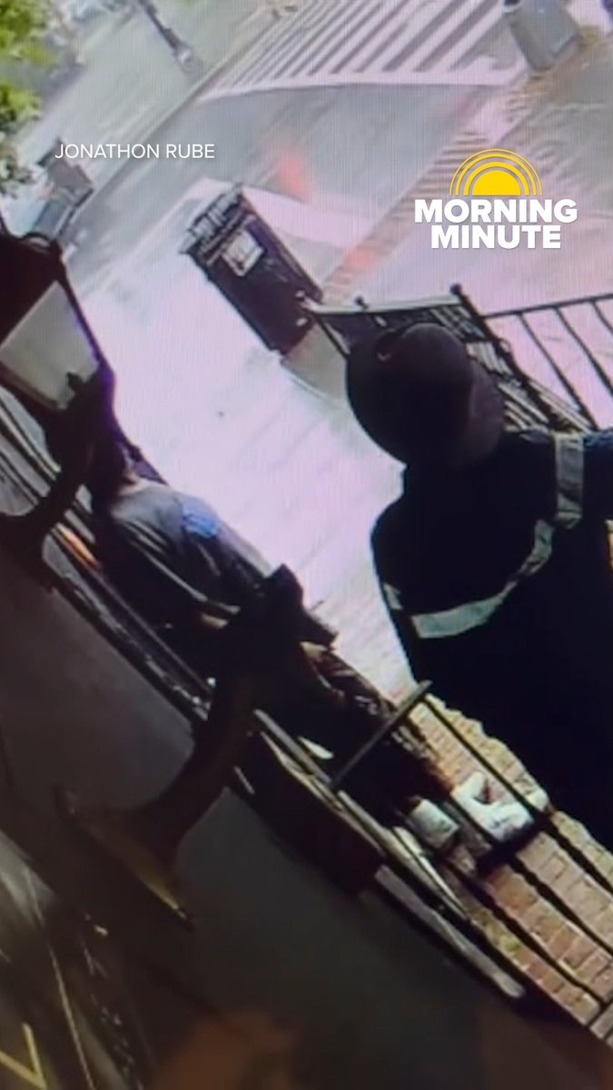 This is your Morning Minute:

🍾 Two thieves were caught on camera trying to steal liquor from a D.C. bar 
⚖️ Charges have been dropped against a former Olympian accused of damaging the Lincoln Memorial Reflecting Pool
🕰️ One of D.C.'s best views is back! The historic Clock Tower at the Old Post Office has reopened to visitors after closing last fall