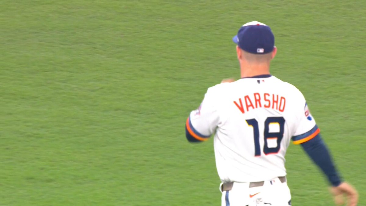 All love between these guys 🫶

Daulton Varsho faces off against his former Blue Jays teammates tonight after being traded to the Astros this afternoon 