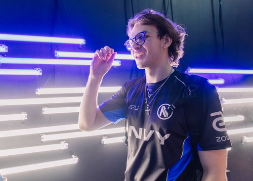 🎙️ ENVY Rossy 🇺🇸 on the rumours about him:

"I see former teammates say some very interesting things about me. 

It doesn't bother me anymore, it definitely used to. During C9 and LEV it bothered me so much. Now I'm just like, I know who I am. I've never done any of these things.

How am I the one that kicks people when I'm the person that gets kicked every time? Some of these things don't even make sense."

[@ultorbesports]