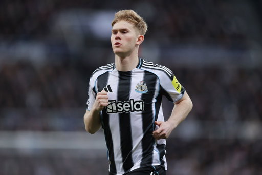 🚨 Man Utd are wiling to to pay up to £60m for Newcastle LB Lewis Hall. [@alex_crook, @talkSPORT] #mufc 