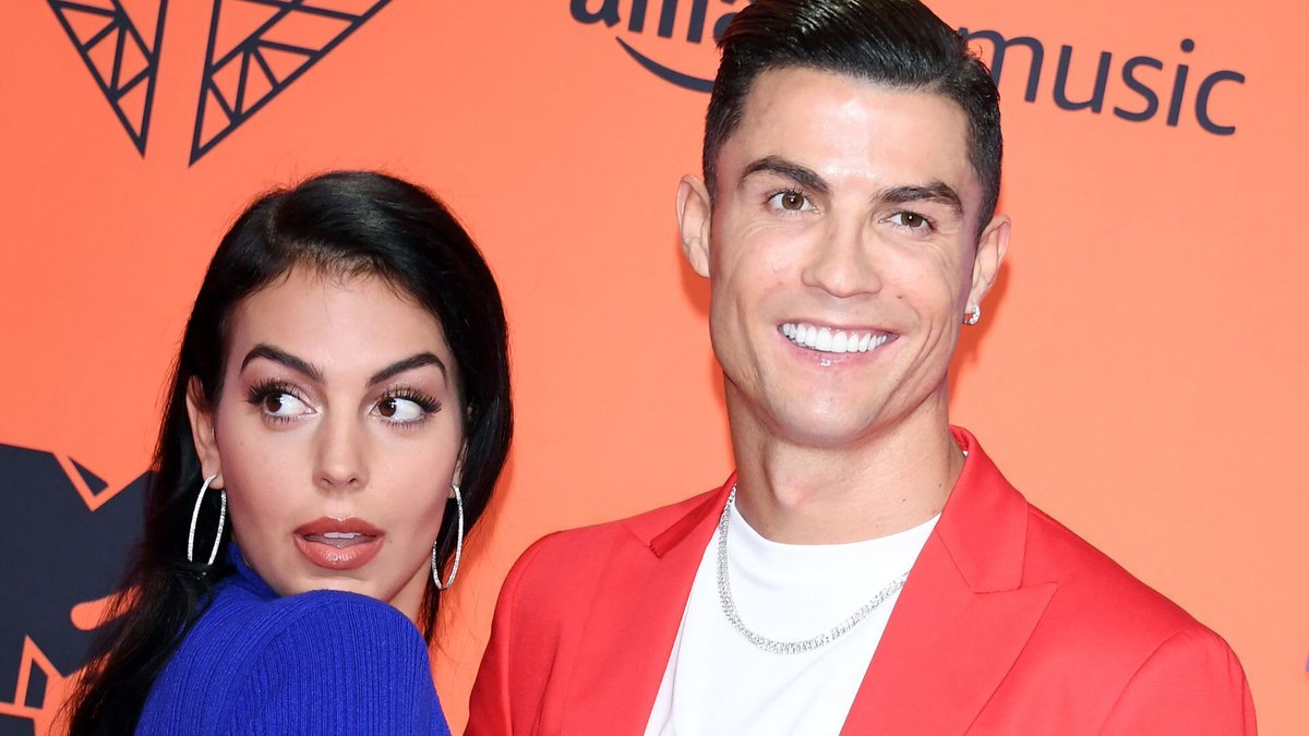 Cristiano Ronaldo Defends Georgina Rodriguez After Cruel ‘Fat’ Comments Details: https://t.co/ZSQKCd88Rf 