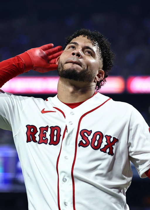 JUST IN: The Red Sox have leaped the Yankees and are now favorites to win the American League, via Kalshi:

20% — Red Sox
19% — Yankees
16% — Rays
10% — Astros, Mariners
8% — White Sox
5% — Guardians, Rangers
3% — Tigers, Twins 