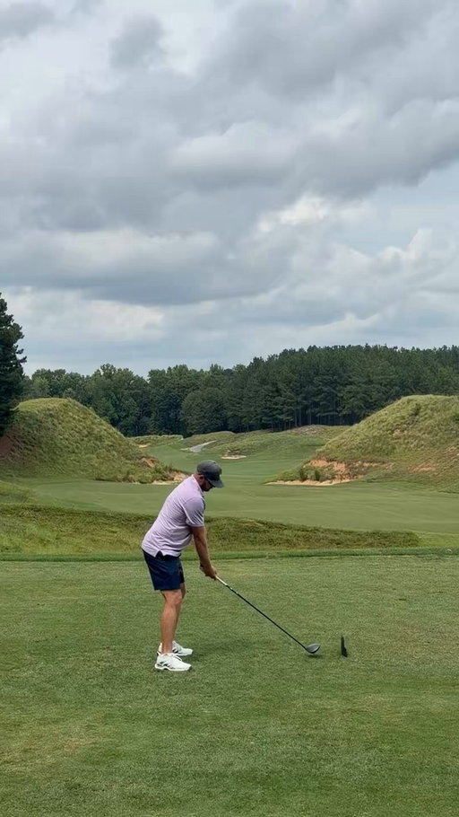 Tobacco Road, one of the coolest first tee shots in the game! Love this place.

What will I shoot from the disc tees today? 71.3 rating / 143 slope.

Reply correctly &amp; I’ll pick a winner to giveaway a TaylorMade Qi4D driver like the one I hit here 🙏 