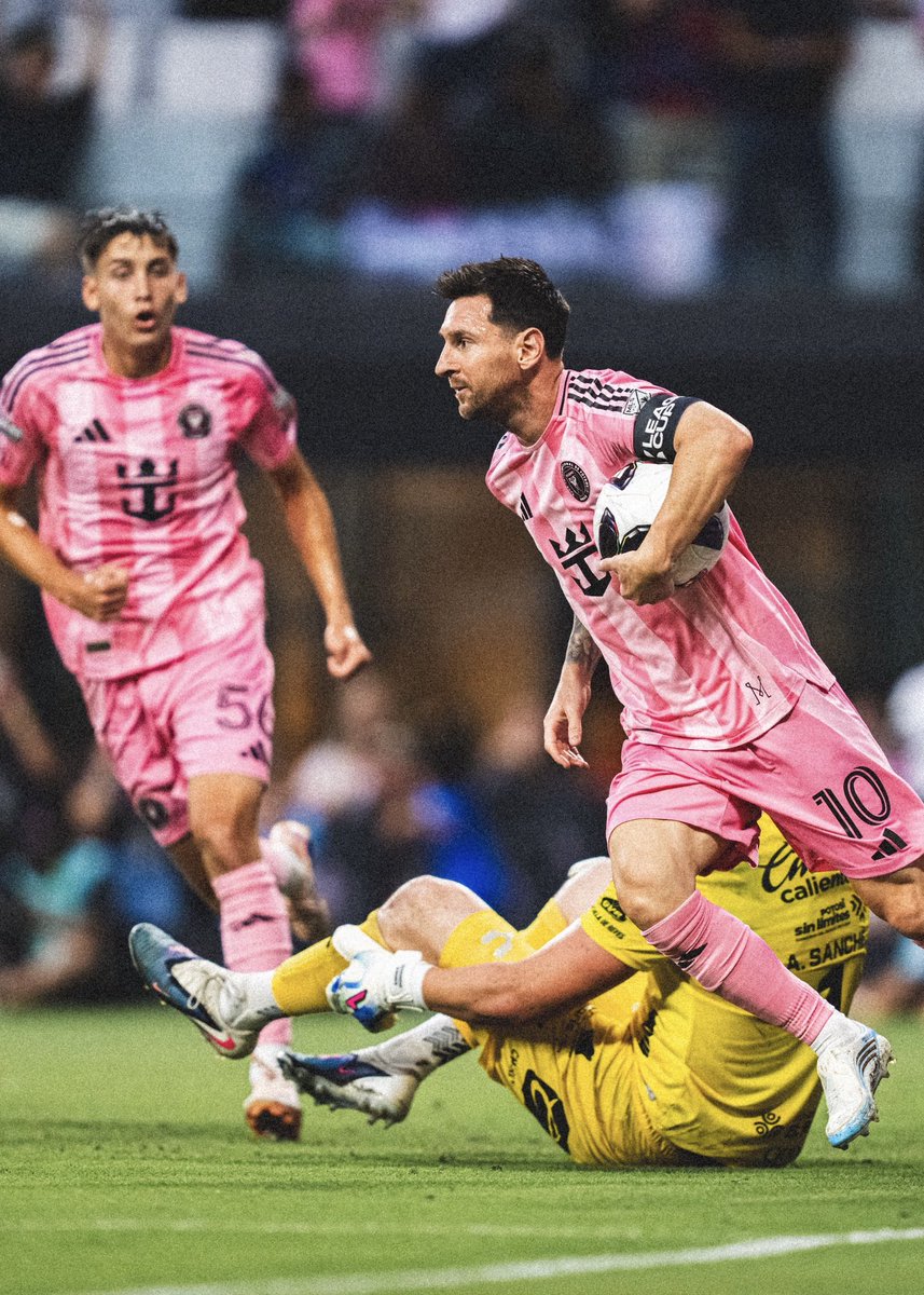 🚨STAT: Lionel Messi at Inter Miami: 

• 106 games
• 92 goals
• 51 assists
• 143 G/A 

Greatness. 
