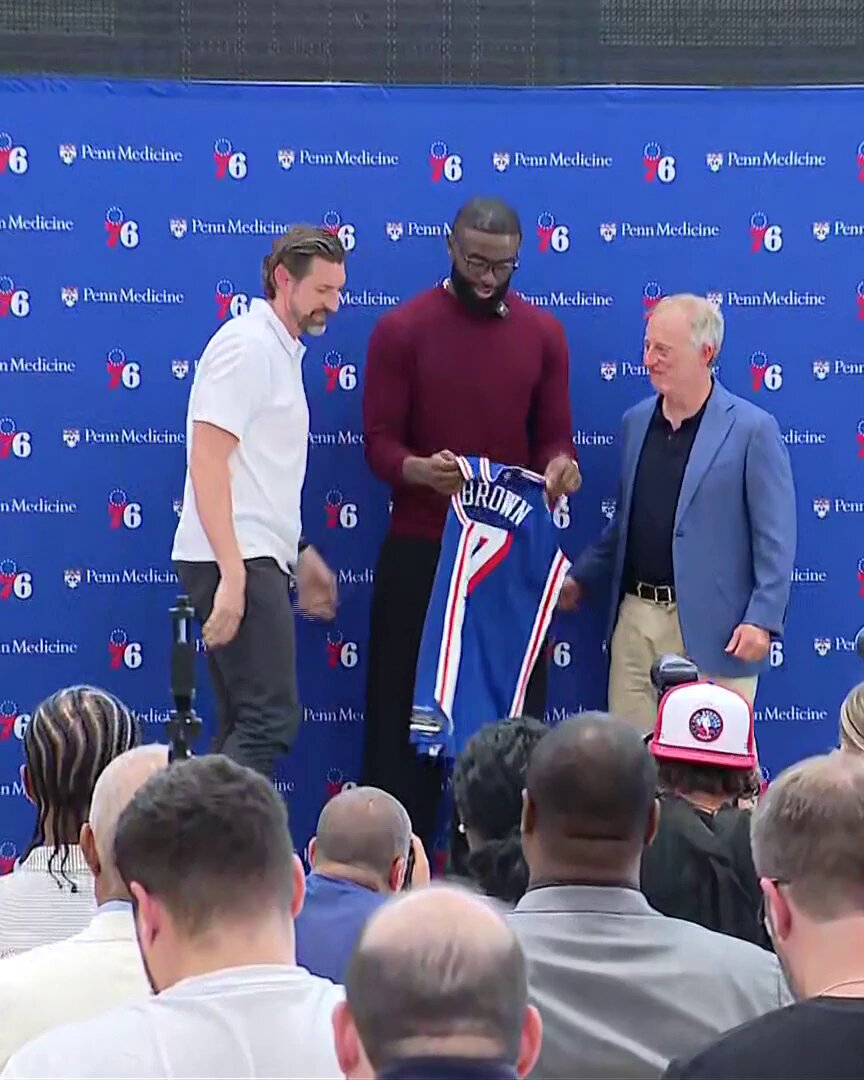 It's official!

Welcome to the @sixers Jaylen Brown 7⃣ 