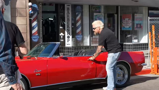 Ladies and gentleman our Diners, Drive-ins and Dives behind the scenes vlog drops tomorrow at 11:30 am 

Featuring the new Big 3: Me, @GuyFieri and @BFW. Don’t miss it  