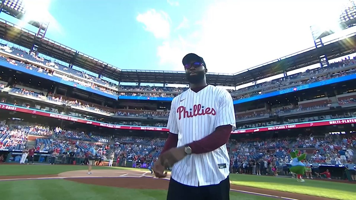 Philadelphia 76ers star Jaylen Brown threw out the first pitch at Citizens Bank Park! 🔔 