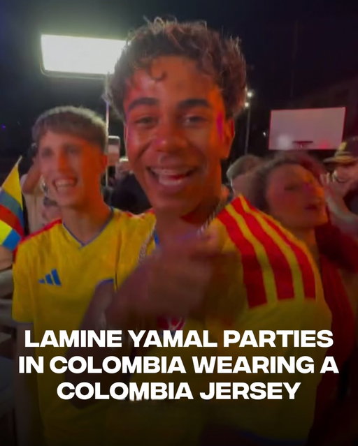 Lamine Yamal outside in a Colombian Jersey 👀🤔

(via mohamedel_ab) 