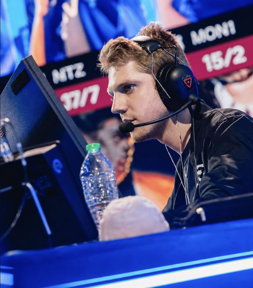 BREAKING 🚨: Polymarket traders have made Demon1 🇺🇸 the MOST-LIKELY player to leave their team in 2026 

He has a 62% chance to leave ENVY 🇺🇸, and could leave after the season is over

With Envy performing so badly, will he leave? 🤔 