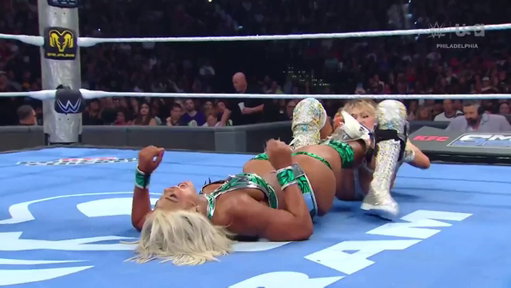 WHAT AN ENDING TO SMACKDOWN! Alexa Bliss and Tatum Paxley show up to take down B-Fab and Michin, and Charlotte gets the win! #WWE #SmackDown 