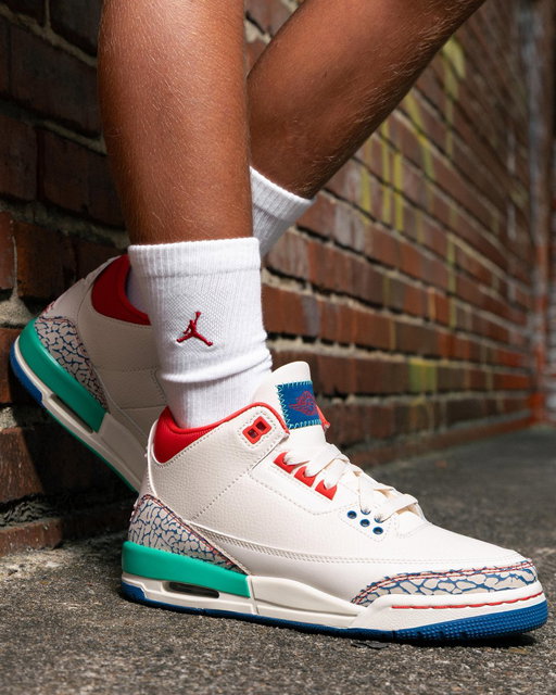 ⭐ For the young hoopers and sneakerheads, this AJ3 is for you. ⭐

The #Jordan 3 Retro "Chalk and True Blue" is available now in kids sizes. Link: https://bit.ly/4fBrcCk 