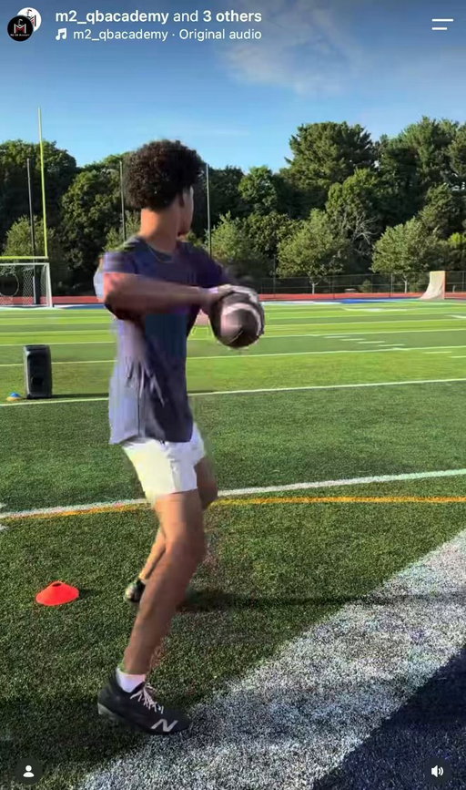 BREAKING: Christopher Vargas, the top quarterback in the 2028 class, has just committed to Ohio State.

The 6'4" stud out of Lawrence, MA has an NIL Valuation of $457K 🤯💰  