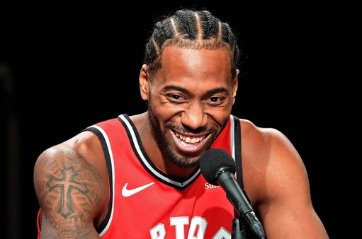 Kawhi Leonard reportedly believes he will be able to join the Toronto Raptors for training camp, per @JakeLFischer 

“The Raptors made the decision on July 9 to press pause rather than complete the trade until the NBA announces a resolution to the long-running external investigation it has commissioned into allegations of salary-cap circumvention by the Clippers to pay Leonard beyond his contract dating to 2021. Yet league sources tell The Stein Line that Leonard continues to operate under the belief that he will be able to join the Raptors for training camp.”

(Via https://t.co/wPUIE3GYXi)