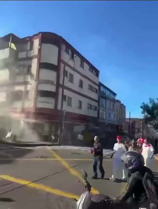 WATCH: Buildings collapse following a 7.4-magnitude earthquake in western Colombia that lasted around four minutes. Damage and injuries were reported in Quibdó, Pereira and Manizales. 
