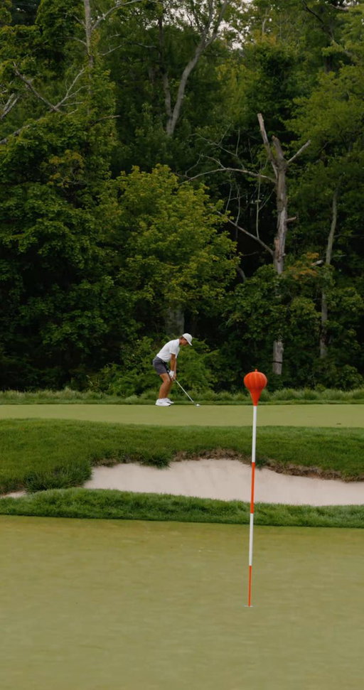Now that’s how you get up and down ⬆️⬇️ Miles Russell with a little magic on the 17th at Merion. 