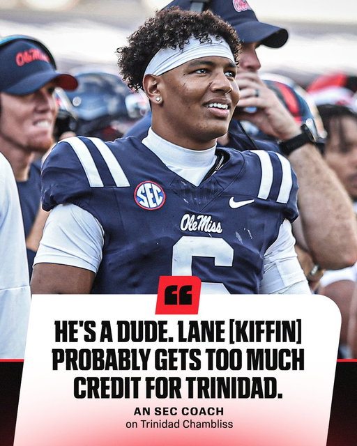 Every few years, college football brings back a group of quarterbacks set to dominate discussion and flood the races for the Heisman Trophy and other national honors 👀

Insider intel on college football's 2026 top QBs from @ESPNRittenberg: https://t.co/5Rta7DrIRS 