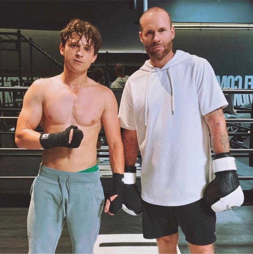 Tom Holland reveals his go-to workout for when he’s short on time.

“I do a CrossFit workout called Cindy. It's five pull-ups, 10 push-ups, 15 squats, as many times as you can in 20 minutes. I think my record is 27 rounds.”

[📸: @olivertrevena ] 