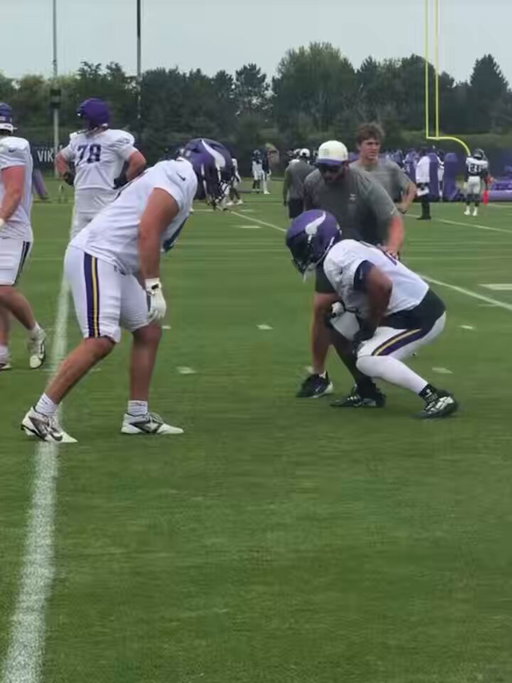 #Vikings LT Christian Darrisaw is looking good in training camp 😤

Let’s hope he stays healthy this season 🙏🙌

(🎥 via @Vikings mobile app) 