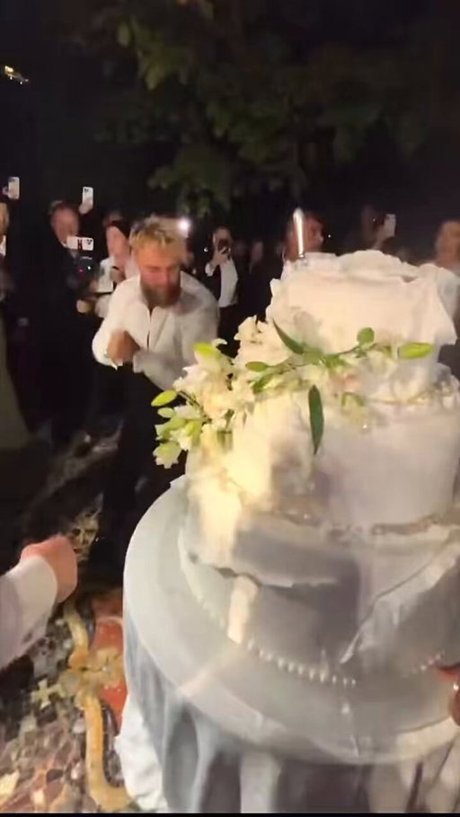 My turn? Cake Paul 🍰😂
@jakepaul 