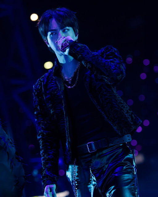 Global Brand Ambassador #Jin wore custom #Gucci at the #BTS_WORLDTOUR_ARIRANG in Foxborough. @bts_bighit 