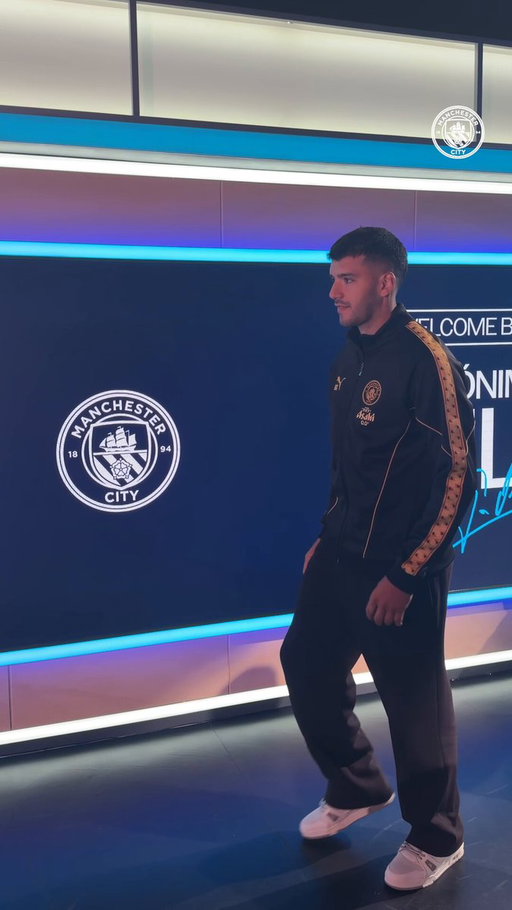 Sealing the deal ✍️ 