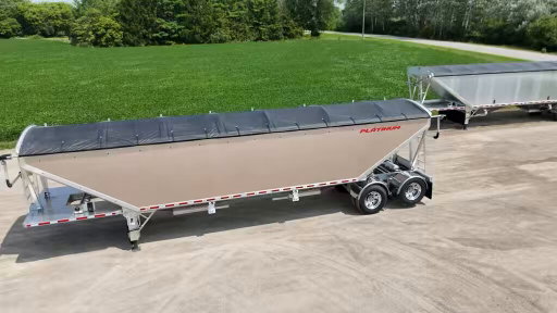 Platinum in Bronze🙂‍↕️

With Platinum, you can have any colour🤩

#platinumtrailers #farming #haulmore #grain #BuiltBetter 