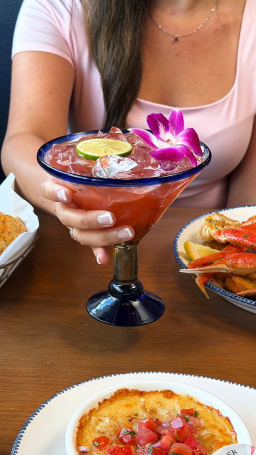 No matter how you Crabfest, the NEW Lava Flow Margarita is there to support 🫡 