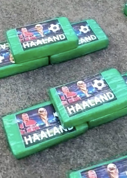 BREAKING: Ecuadorian police seize 469 kg of cocaine branded with Erling Haaland’s name &amp; image near the Colombian border — the Norwegian striker is not believed to be a suspect. 