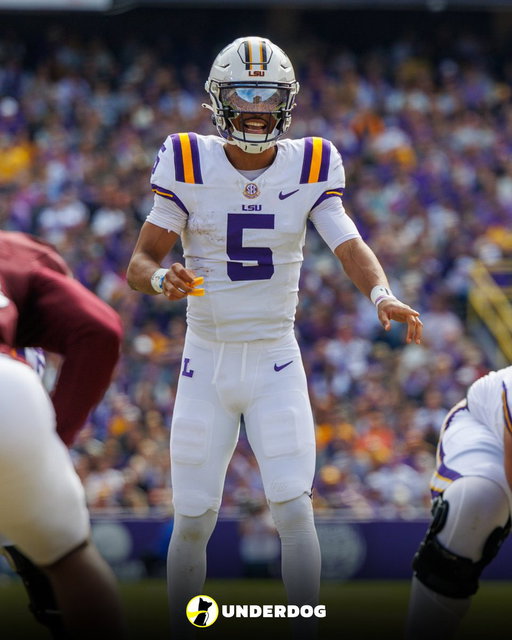 Jayden Daniels informs LSU it can no longer use his name, image and likeness, per @espn.

The Daniels family is "deeply disappointed and feels profoundly disrespected" that LSU gave Daniels' number to another player. He feels he's being treated differently than Joe Burrow. 