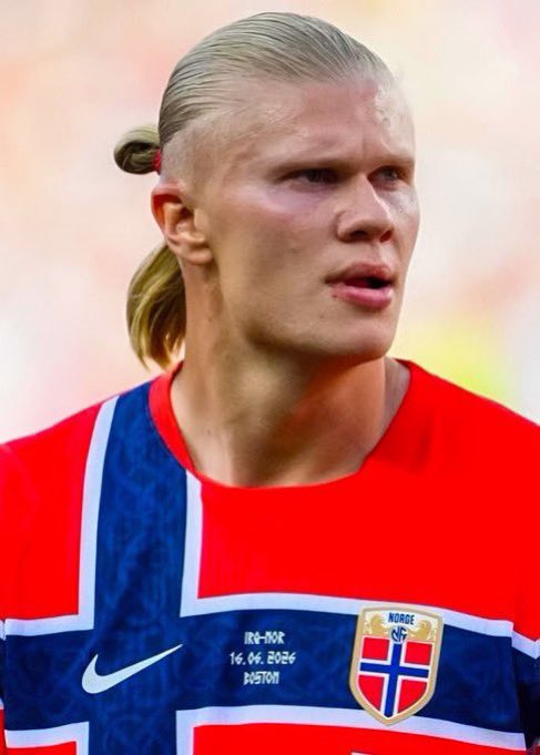 🚨JUST IN: Police in Ecuador have seized 1,000 pounds of cocaine with Erling Haaland’s face on the packaging 
