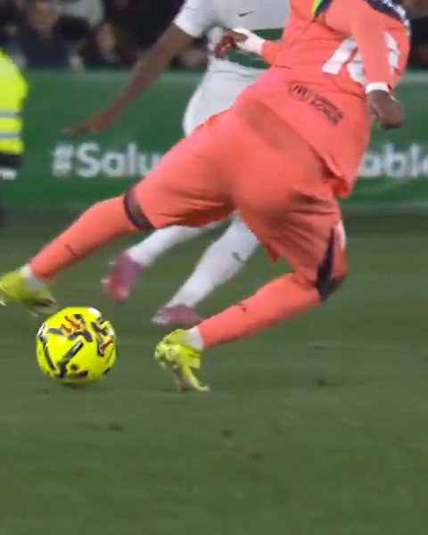 simplemente Lamine Yamal. 🔥 

LALIGAHighlights | @FCBarcelona_es 