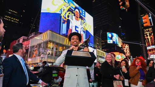BREAKING

Source: Jayden Daniels has NOT asked #LSU to return the Heisman Trophy and the cease and desist letter was not filed in response to DJ Pickett wearing the number 5, but rather in an attempt to be compensated for use of his name, image and likeness, per sources.

Full report: https://t.co/hsr261SD68