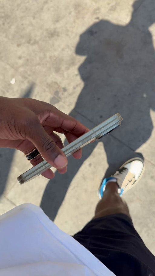 I tried to unfold it one-handed 🥲😅 