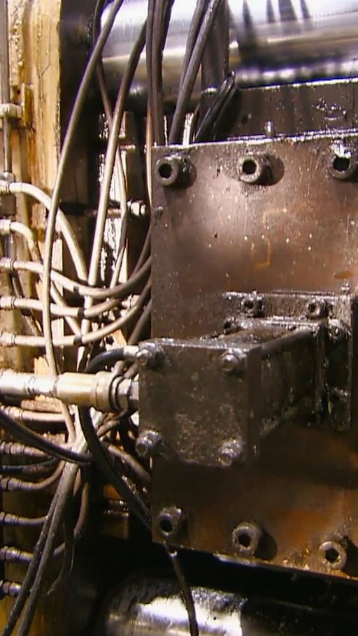 Making escalator steps! #howitsmade 