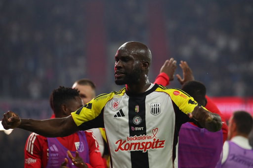 27-year-old Samuel Adeniran for LASK to start the 2026-27 season:

vs. Karlsdorf ⚽️
vs. Grazer AK ⚽️⚽️
vs. Austria Wien 🅰️
vs. Ried ⚽️⚽️

15 goals last season as LASK won the Austrian League and cup double 🏆🏆

Should he be in consideration for a USMNT call up? 🇺🇸 