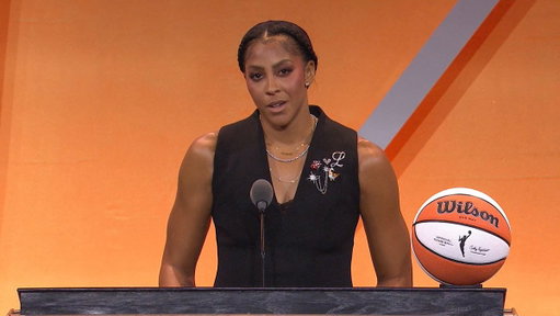 The man that planted the seed 🤝

Candace Parker shares the story on how her dad positioned her at point guard, forever changing the game. 

2026 Naismith Hall of Fame Enshrinement Ceremony | @NBATV 