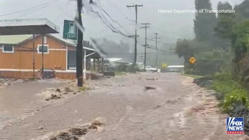 Hurricane Lala blasts the Hawaiian Islands as a Category 1 hurricane, unleashing rare and dangerous impacts on the state with violent flooding and damaging winds.

At least one person was killed in a storm-related car accident, according to an update from Governor Josh Green.

A Flash Flood Emergency is now unfolding on the Big Island as torrential rain is still slamming the Islands with reports of at least two homes swept away.

Read more⬇️
