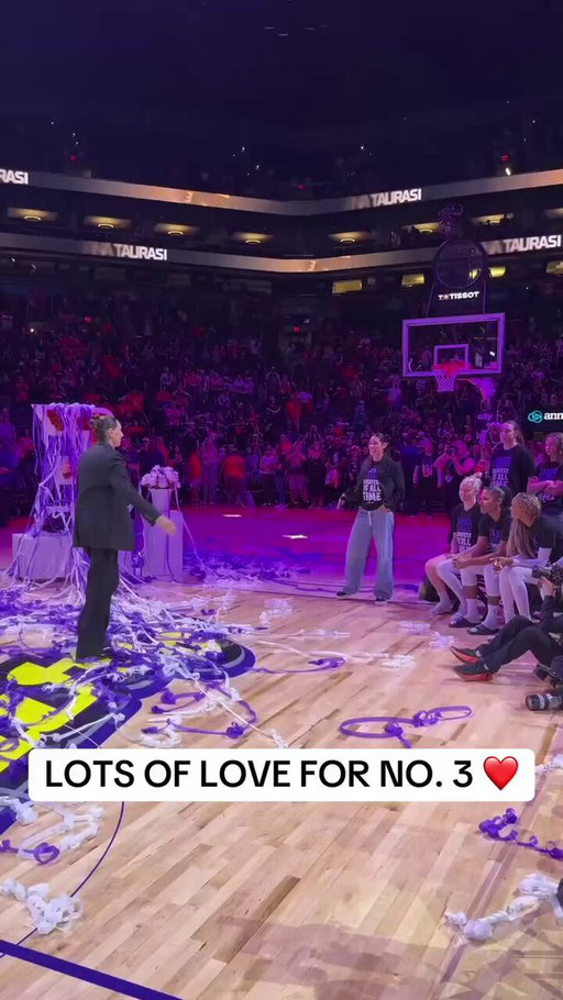 Diana Taurasi embraces family and friends after her jersey retirement ceremony!🙌

(via @WNBA) 